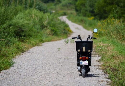 Voyager en scooter : itinéraires et conseils pour des road-trips réussis